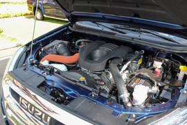 2019款五十铃D-MAX 3.0T 四驱自动超豪华款