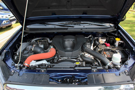 2019款五十铃D-MAX 3.0T 四驱自动超豪华款