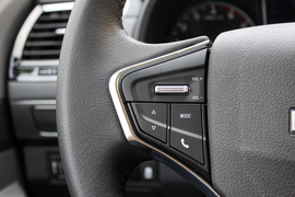 2019款五十铃D-MAX 3.0T 四驱自动超豪华款