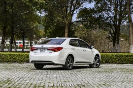 2019款 广汽丰田雷凌双擎E+ 1.8PH V CVT豪华版