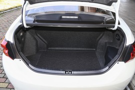 2019款 广汽丰田雷凌双擎E+ 1.8PH V CVT豪华版