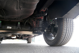 2018款名爵ZS 1.5L 手动65寸巨幕天窗版