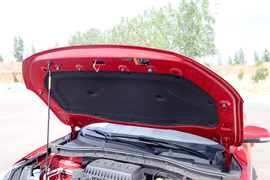 2018款名爵ZS 1.5L 手动65寸巨幕天窗版