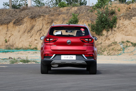 2018款名爵ZS 1.5L 手动65寸巨幕天窗版