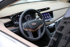 2019款凯迪拉克XT5 28T 四驱铂金运动版