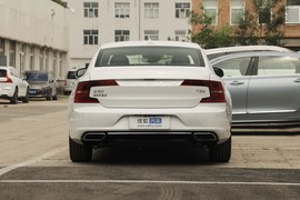 2020款沃尔沃S90 T5 智逸运动版