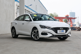 2019款现代菲斯塔 240TGDi 运动版 国Ⅵ
