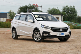 2019款宝骏310W 1.5L 自动时尚型 国Ⅵ