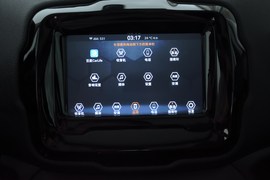 2019款Jeep自由侠 220T 自动精英版