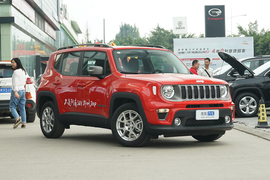 2019款Jeep自由侠 220T 自动精英版