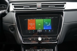 2020款荣威i5 1.5L 手动4G互联领豪旗舰版