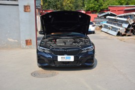 2020款宝马 325i M运动曜夜版