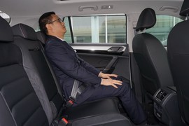 后排空间