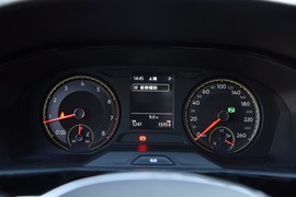仪表板