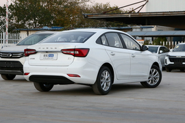2020款荣威i5 1.5L 自动4G互联领豪版