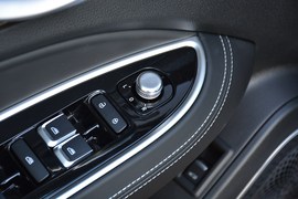 2020款吉利博瑞 1.5T MHEV 耀享版