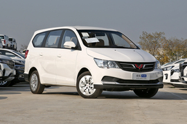 2019款宝骏730 1.5L 手动超值型 7座 国VI