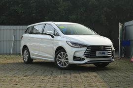 2019款比亚迪宋MAX 1.5T 手动智联睿逸天窗型 7座 国V