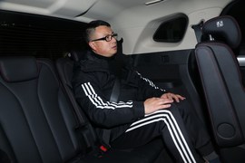 后排头部空间