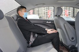 后排空间