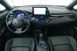 2020款丰田C-HR EV 白