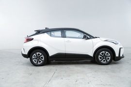 2020款丰田C-HR EV 白