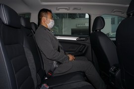 后排空间