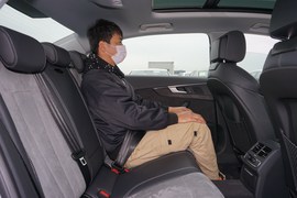 后排空间