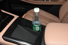 2020款蔚来ES8 580KM 签名版 六座版