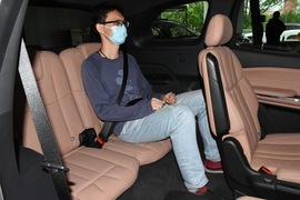 2020款蔚来ES8 580KM 签名版 六座版