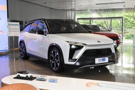 2020款蔚来ES8 580KM 签名版 六座版