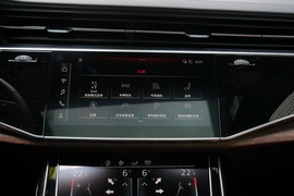 2020款奥迪Q7 55 TFSI quattro S line运动型