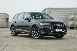 2020款奥迪Q7 55 TFSI quattro S line运动型