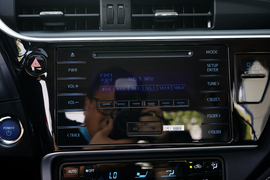 2020款丰田卡罗拉双擎E+ 1.8L E-CVT 舒适版