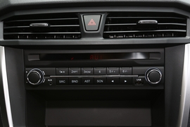 2020款上汽MAXUS T60 2.0T柴油手动两驱高底盘先锋版小双排国VI