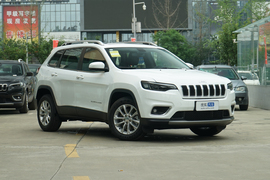 2020款Jeep自由光 2.0L 两驱安全升级版