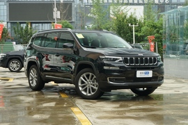 2020款 Jeep大指挥官 2.0T 两驱精英版