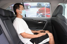 后排空间