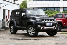 2019款 北京越野 北京BJ40 P系列 PLUS 2.3T 手动四驱尊贵版 国VI