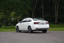 2020款 荣威R ER6 620km 智尊版