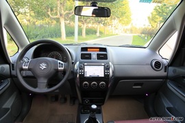 2009款长安铃木天语SX4手动档试驾