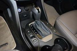 2013款现代格锐3.0L手自一体旗舰版6座