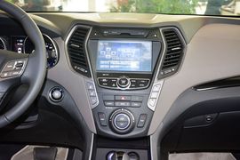 2013款现代格锐3.0L手自一体旗舰版6座