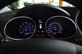 2013款现代格锐3.0L手自一体旗舰版6座