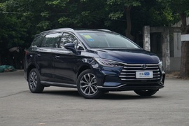 2021款比亚迪宋MAX 升级版 1.5T 自动尊贵型 6座