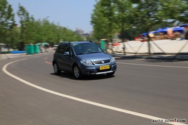 2009款长安铃木天语SX4手动档试驾