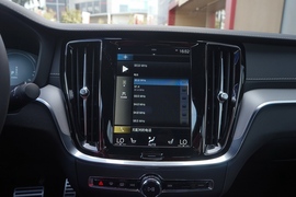 2021款 沃尔沃S60 T8 E驱混动 四驱智雅运动版