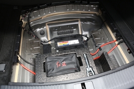 2020款 红旗H9 2.0T 智联旗享版