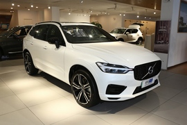 2021款 沃尔沃XC60混合动力 T8 E驱混动 四驱智远运动版