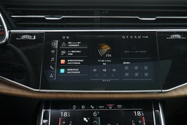 2021款 奥迪Q7 55 TFSI quattro S line尊贵型